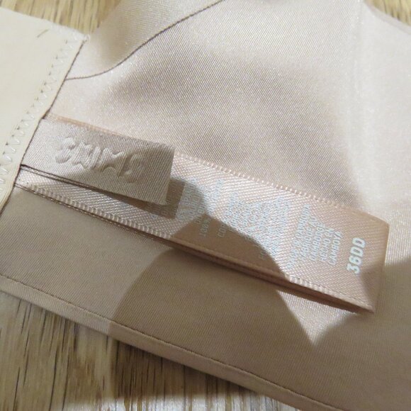 SKIMS Ultimate Push Up Plunge Bra in Clay - Size 36DD - Picture 10 of 10